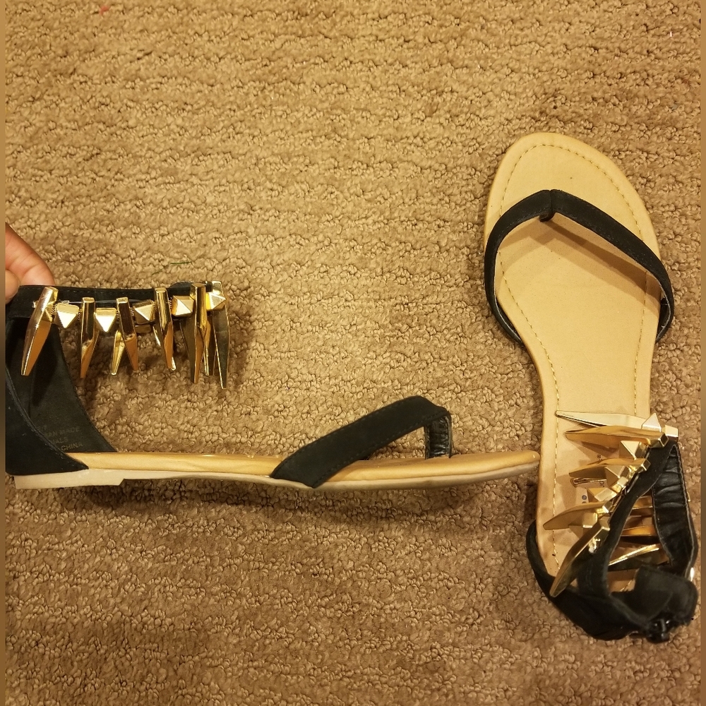 Cute Thong Summer Sandals Size 7